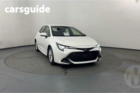White 2022 Toyota Corolla Hatchback Ascent Sport + Convenience PK