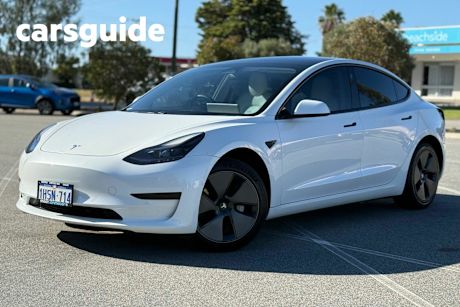 White 2022 Tesla Model 3 Sedan Rear-Wheel Drive Sedan 4dr Reduction Gear 1sp AC208kW [Jan]