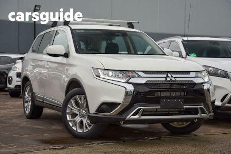 White 2021 Mitsubishi Outlander Wagon ES 7 Seat (2WD)