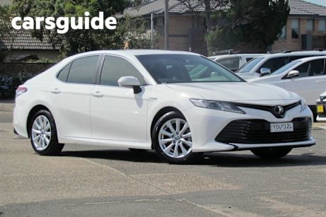 White 2019 Toyota Camry Sedan Ascent (hybrid)