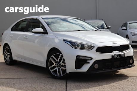 White 2019 Kia Cerato Sedan Sport