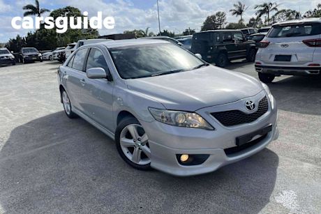 Silver 2009 Toyota Camry Sedan Sportivo