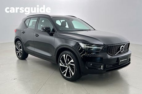Black 2020 Volvo XC40 Wagon T5 R-Design (awd)
