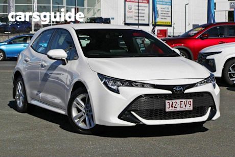 White 2022 Toyota Corolla Hatchback Ascent Sport + Navigation