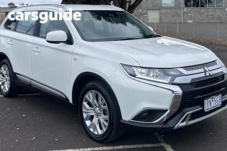 White 2019 Mitsubishi Outlander Wagon ES 7 Seat (2WD)