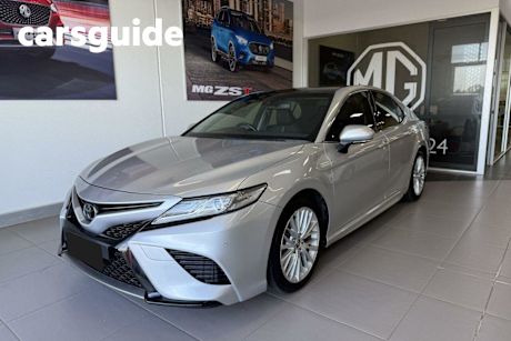 Silver 2018 Toyota Camry Sedan SL