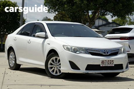 White 2013 Toyota Camry Sedan Hybrid H