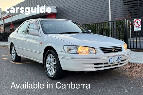 White 2000 Toyota Camry Sedan Touring