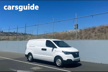 White 2019 Hyundai Iload Van 3S Liftback