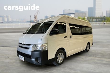 White 2016 Toyota Hiace Bus Commuter
