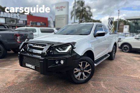 White 2023 Isuzu D-MAX Space Cab Utility LS-U (4X4)