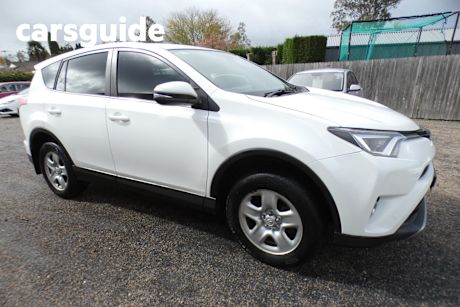 White 2017 Toyota RAV4 Wagon GX (4X4)