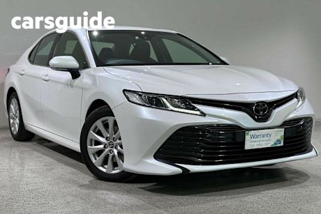 White 2018 Toyota Camry Sedan Ascent