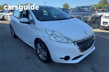 White 2014 Peugeot 208 Hatch Active