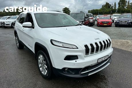 White 2014 Jeep Cherokee Wagon Limited (4X4)