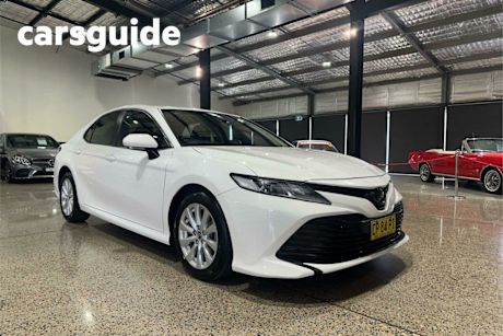 White 2018 Toyota Camry Sedan Ascent