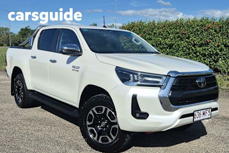 White 2020 Toyota Hilux Double Cab Pick Up SR5 (4X4)