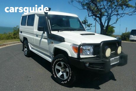 White 2010 Toyota Landcruiser Troop Carrier Workmate (4X4) 11 Seat