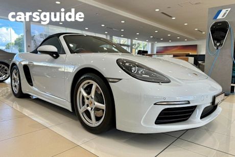 White 2016 Porsche 718 Roadster Boxster