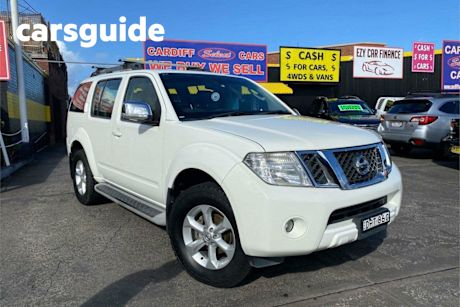 White 2011 Nissan Pathfinder Wagon ST-L (4X4)