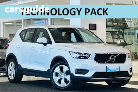 White 2020 Volvo XC40 Wagon T4 Momentum (fwd)