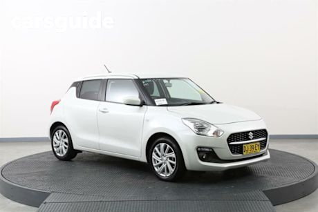 White 2023 Suzuki Swift Hatchback GL Navi