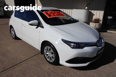 White 2017 Toyota Corolla Hatchback Ascent