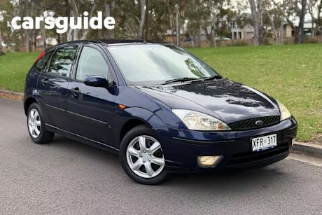 Blue 2004 Ford Focus Hatchback CL