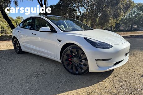 White 2022 Tesla Model 3 Sedan Performance