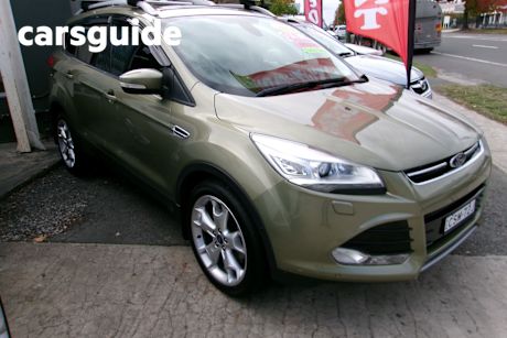 Green 2014 Ford Kuga Wagon Titanium (awd)