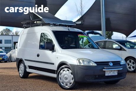 White 2006 Holden Combo Van