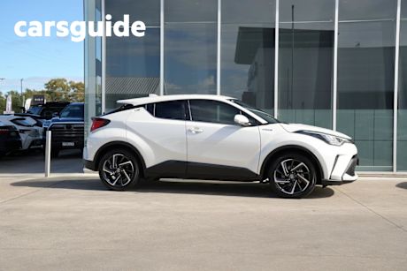 White 2020 Toyota C-HR Wagon