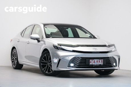 Silver 2024 Toyota Camry Sedan SL Hybrid