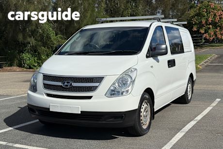 White 2011 Hyundai Iload Van Crew