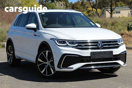 White 2024 Volkswagen Tiguan Wagon 162TSI R-Line