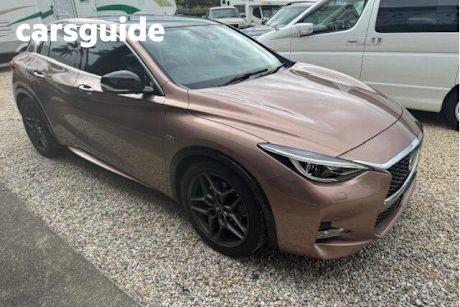 Brown 2016 Infiniti Q30 Hatchback Sport Premium 2.0T
