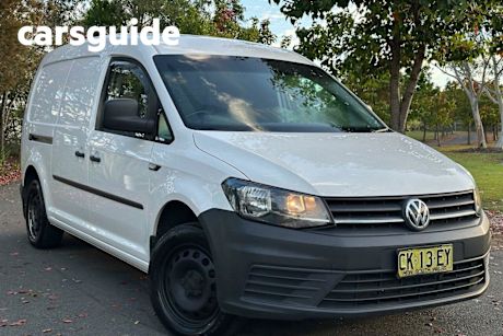 White 2017 Volkswagen Caddy Van Maxi TSI220