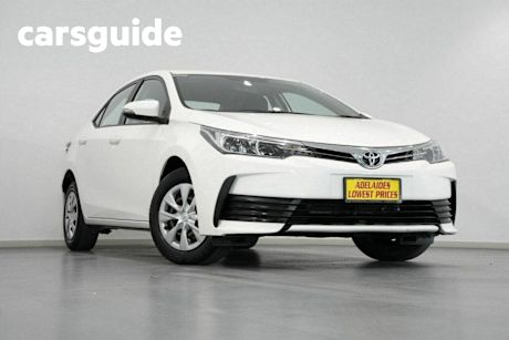 White 2018 Toyota Corolla Sedan Ascent
