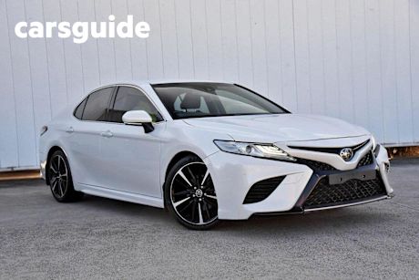 White 2019 Toyota Camry Sedan SX V6
