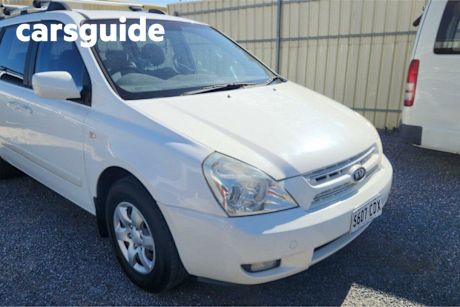 White 2009 Kia Grand Carnival Wagon (EX)