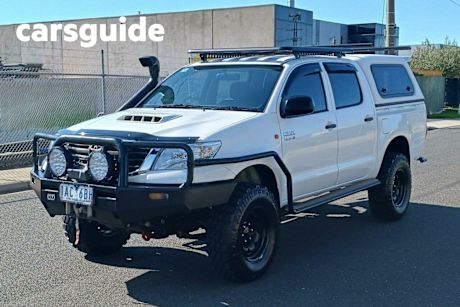 White 2013 Toyota Hilux Dual Cab Pick-up SR (4X4)