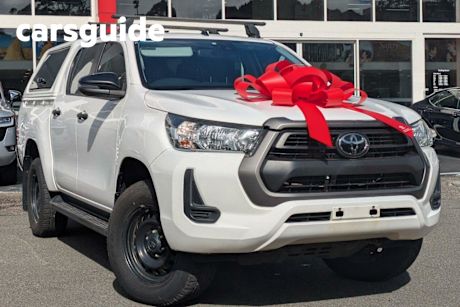 White 2020 Toyota Hilux Double Cab Pick Up SR (4X4)