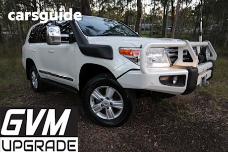 White 2013 Toyota Landcruiser Wagon Sahara (4X4)