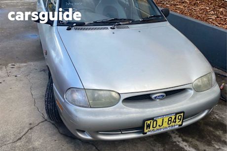 Silver 2000 Ford Festiva Hatchback Glxi