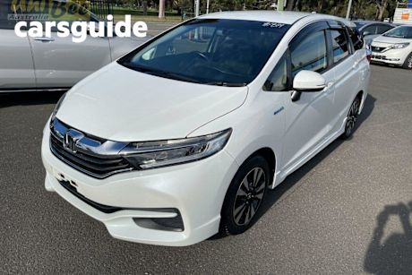 White 2015 Honda Shuttle Wagon Hybrid