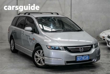 Silver 2004 Honda Odyssey Wagon