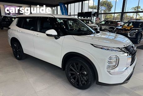 White 2024 Mitsubishi Outlander Wagon ES 7 Seat (2WD)