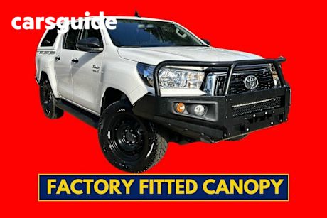 White 2019 Toyota Hilux Double Cab Pick Up SR (4X4)