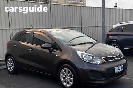 Brown 2013 Kia RIO Hatchback S