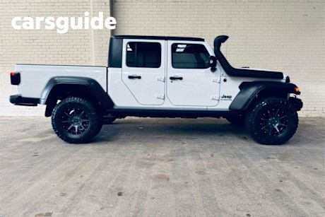 White 2020 Jeep Gladiator Dual Cab Utility Rubicon (4X4)
